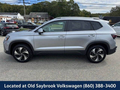 2025 Volkswagen Taos SE 4Motion