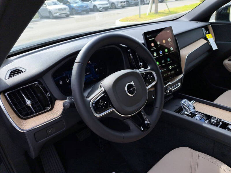 2026 Volvo XC60 B5 Plus
