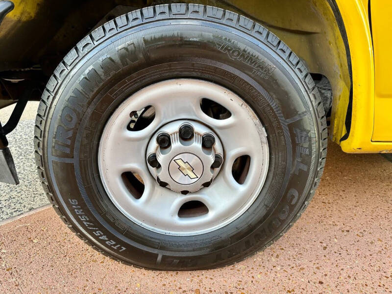 2022 Chevrolet Express 2500