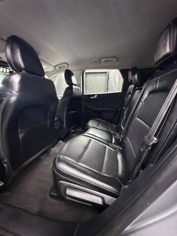 2022 Ford Escape SEL