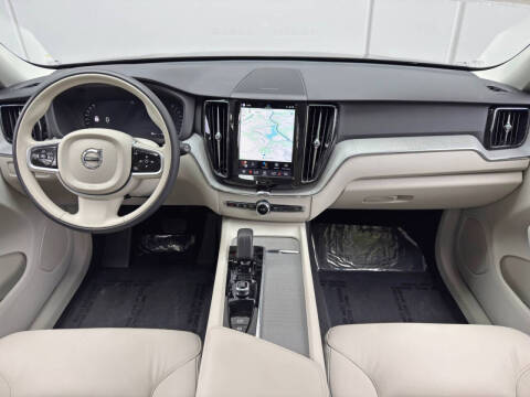 2025 Volvo XC60 B5 Plus Dark Theme