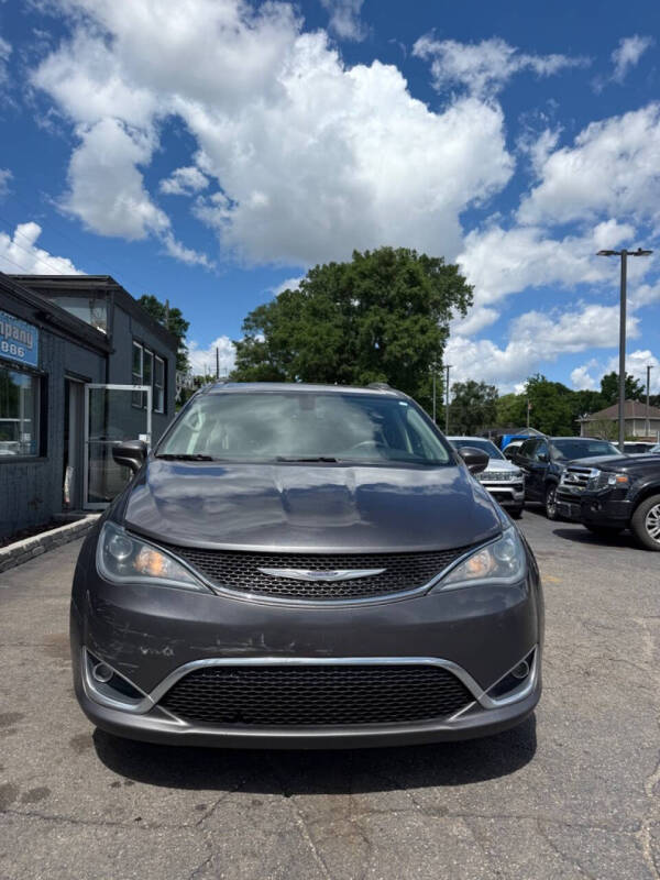2020 Chrysler Pacifica Touring