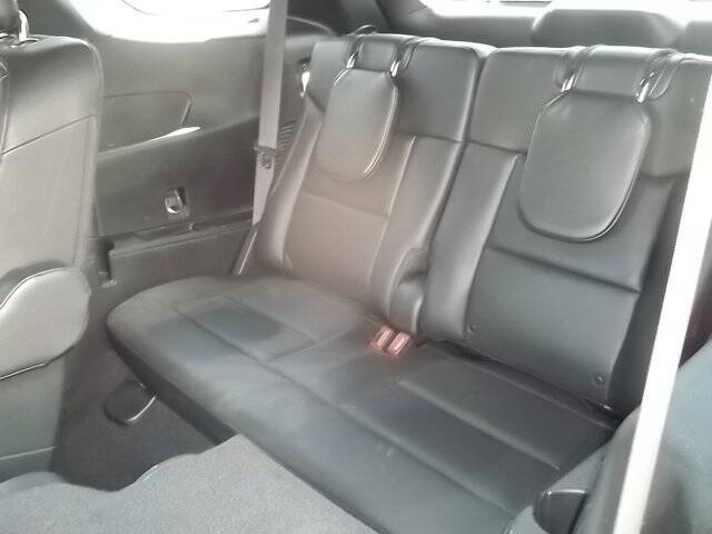 Rapid Red Metallic Tinted Clearcoat 2020 Ford Explorer XLT AWD XLT 4dr SUV 13