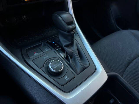 2023 Toyota RAV4 Hybrid LE