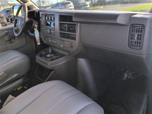 2025 Chevrolet Express 2500