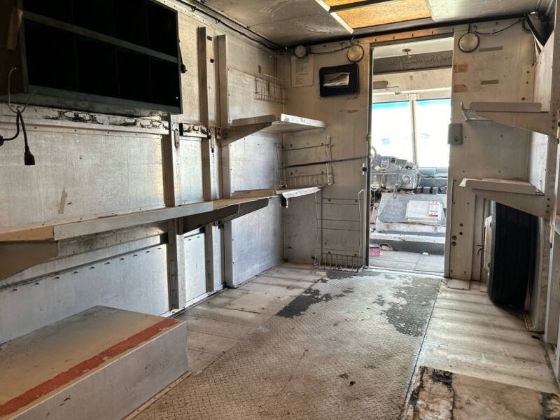 1997 Freightliner MT45 Chassis