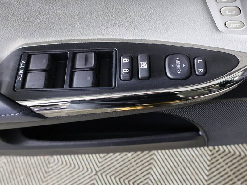 2013 Toyota Avalon XLE