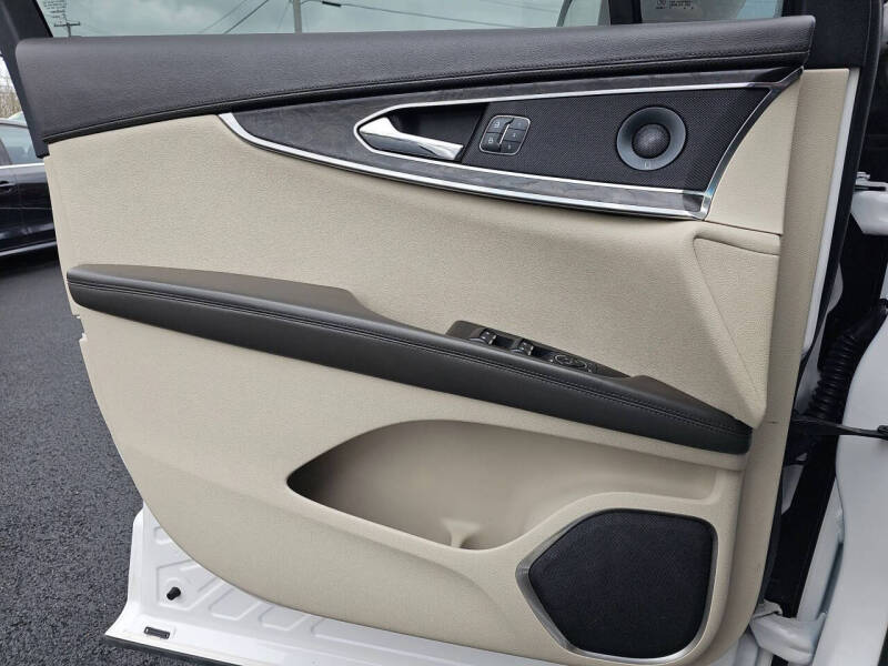 2019 Lincoln Nautilus Reserve