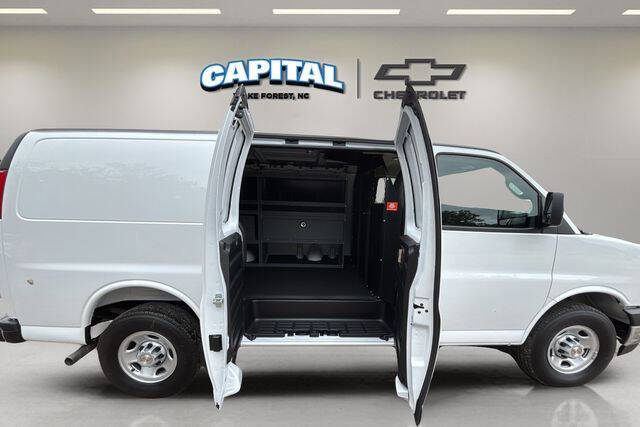 2025 Chevrolet Express 2500