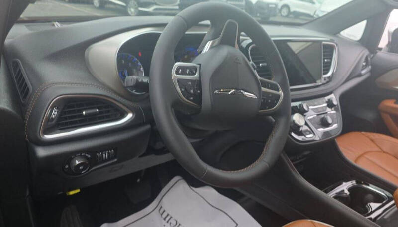 2025 Chrysler Pacifica Pinnacle