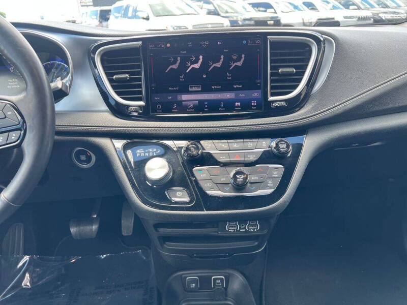 2021 Chrysler Pacifica Touring L