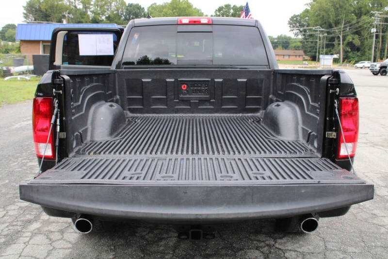 2017 RAM 1500 SLT