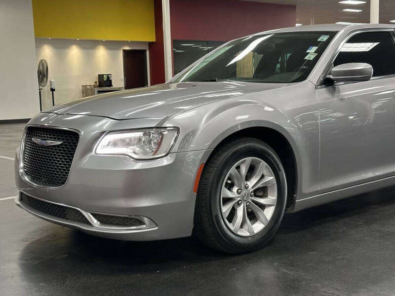 2018 Chrysler 300 Touring