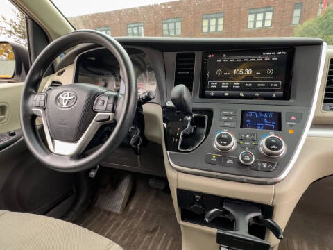2015 Toyota Sienna L 7-Passenger