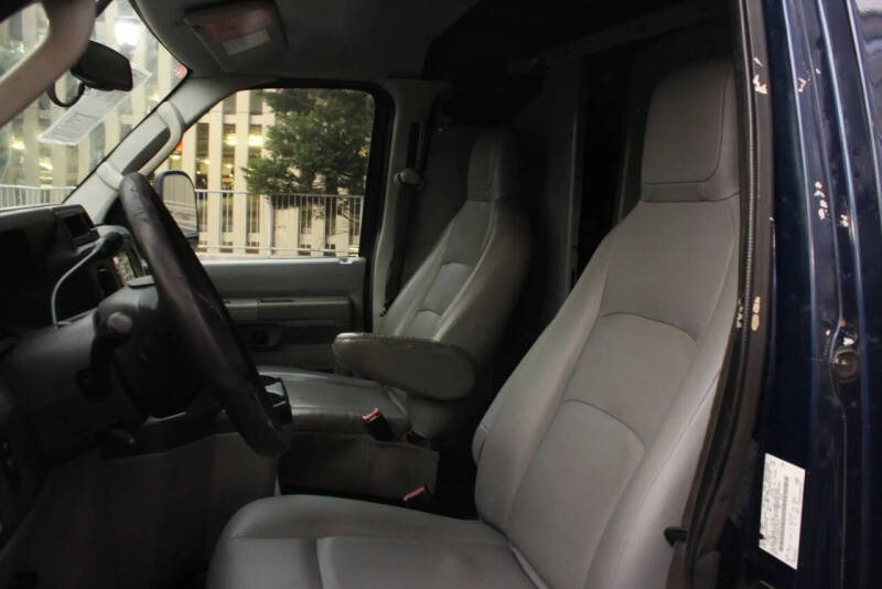 2013 Ford E-Series E-350 SD