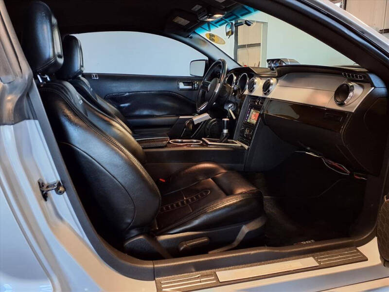 2005 Ford Mustang GT Premium