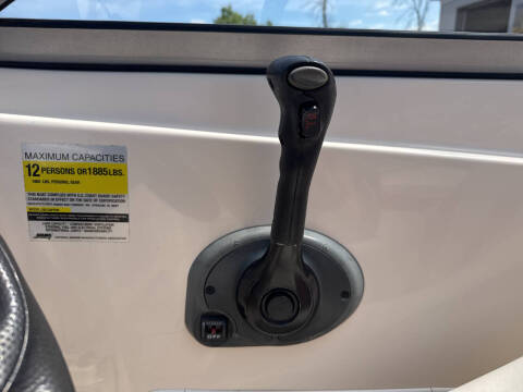 2003 Rinker 232 CAPTIVA