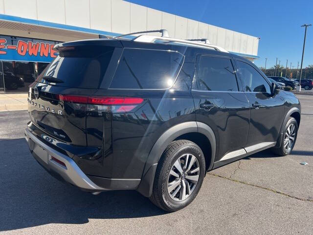 2024 Nissan Pathfinder SL