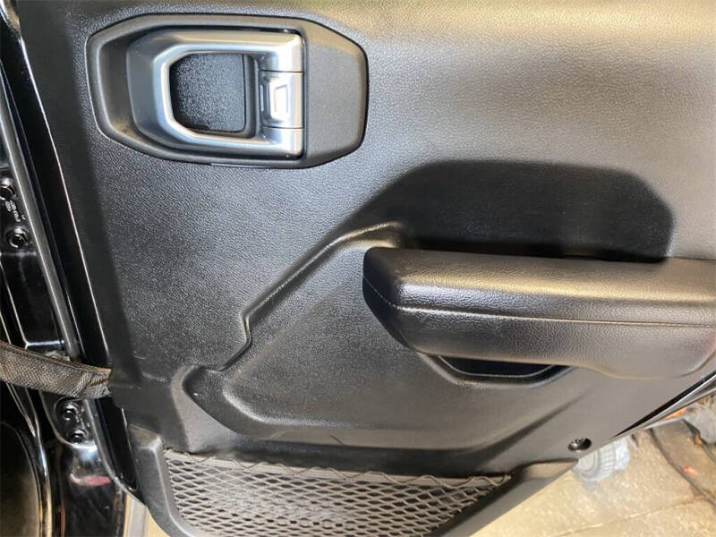 2021 Jeep Gladiator Willys