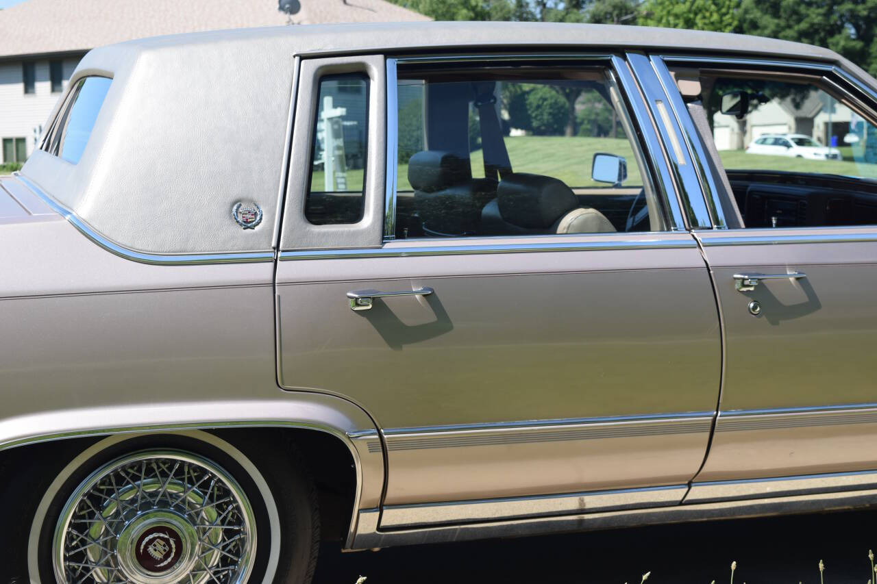 1991 Cadillac Brougham 70