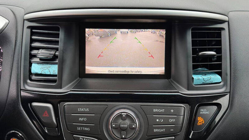 2013 Nissan Pathfinder SV