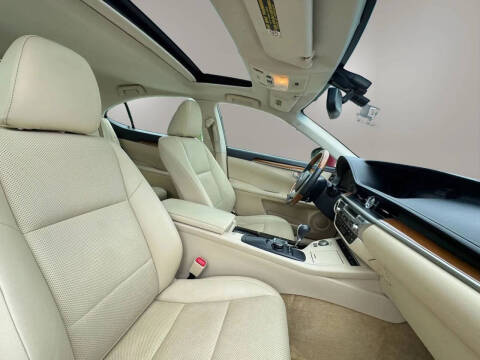 2014 Lexus ES 300h