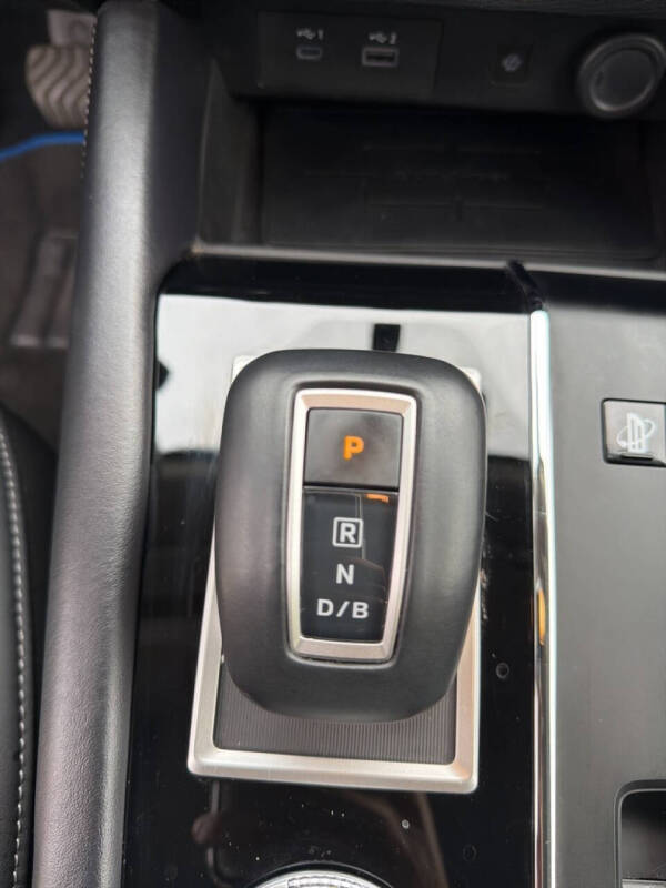 2025 Mitsubishi Outlander PHEV SE