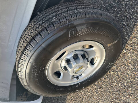 2025 Chevrolet Express 2500