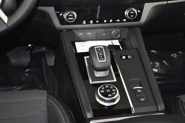 2025 Mitsubishi Outlander PHEV SE