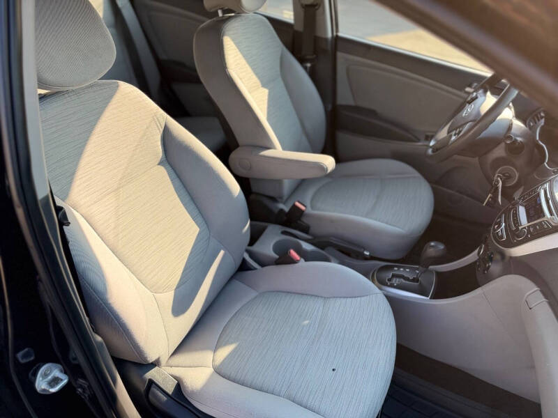 2016 Hyundai Accent SE