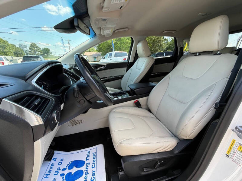 2020 Ford Edge Titanium