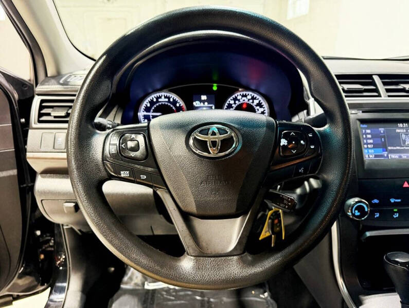 2016 Toyota Camry LE