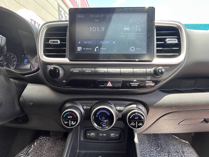 2022 Hyundai Venue SEL