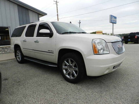 2014 GMC Yukon XL for sale at Leitheiser Car Company in West Bend WI