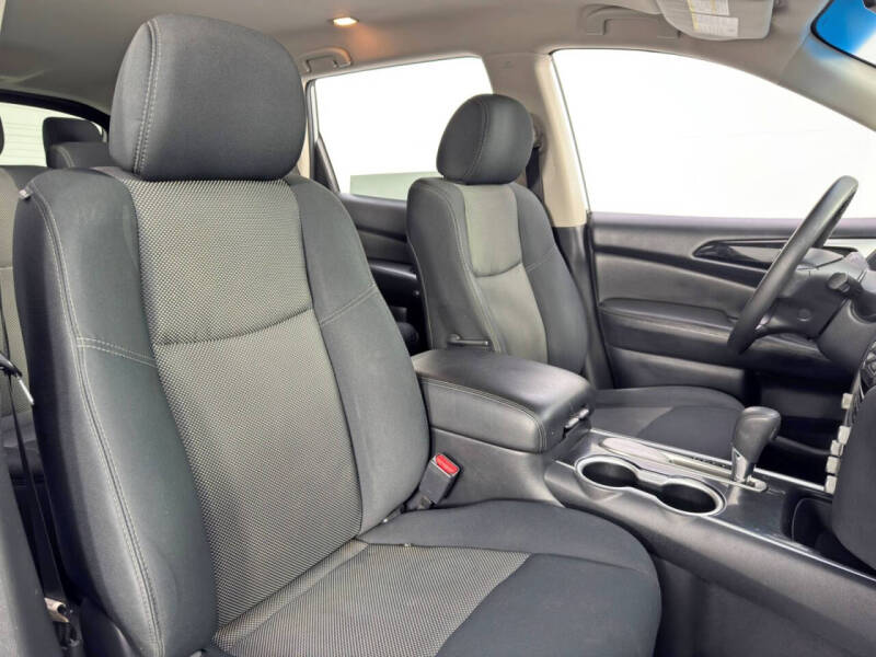 2018 Nissan Pathfinder S