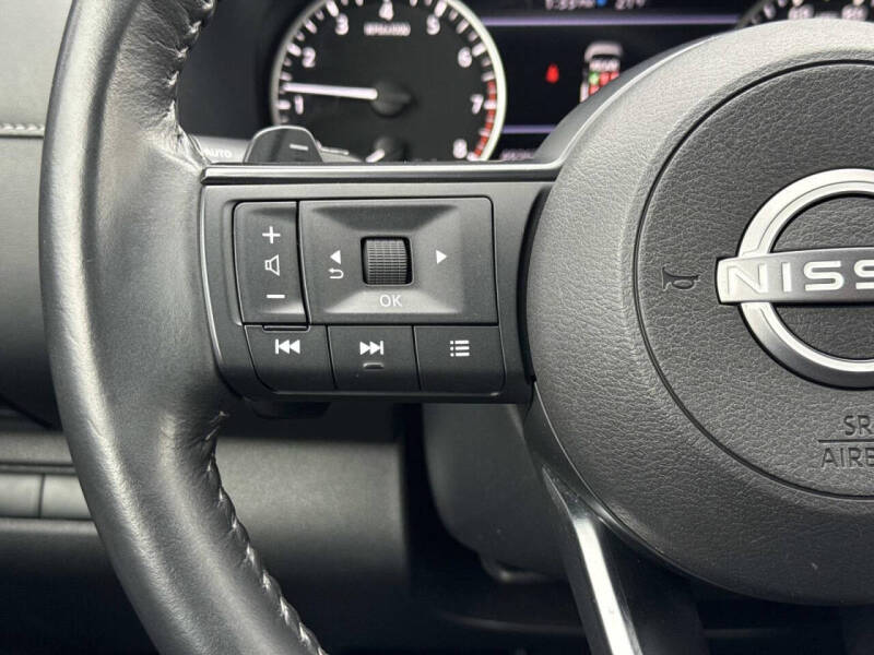 2024 Nissan Pathfinder SV