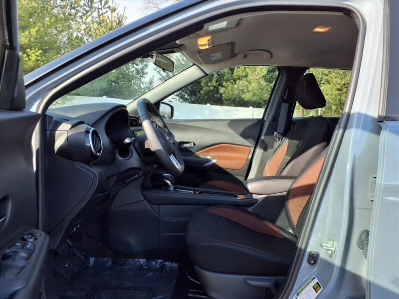 2023 Nissan Kicks SR