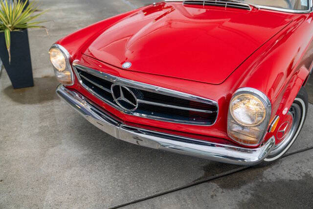 1969 Mercedes-Benz 280-Class 4