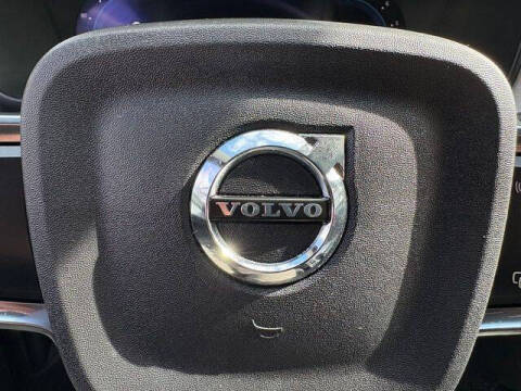 2023 Volvo XC40 B5 Core