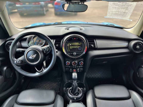 2017 MINI Hardtop 4 Door Cooper