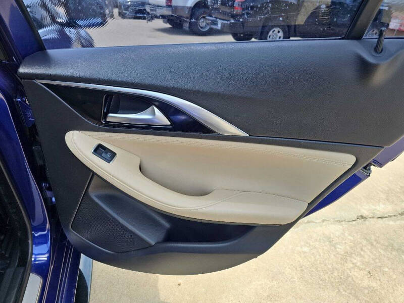 2018 Infiniti QX30 Premium