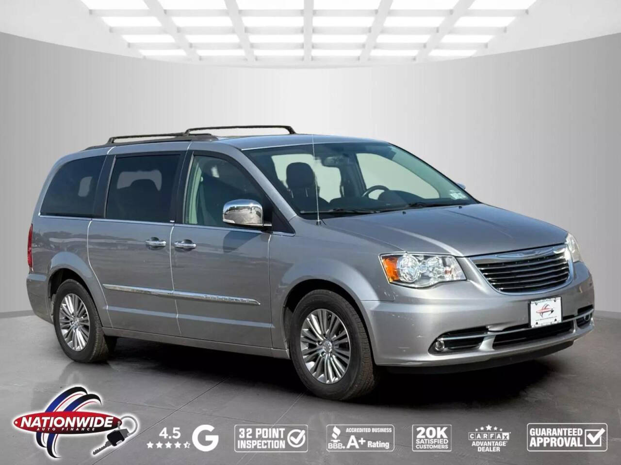 2014 Chrysler Town and Country for sale at Used Cars Toledo in Oregon, OH