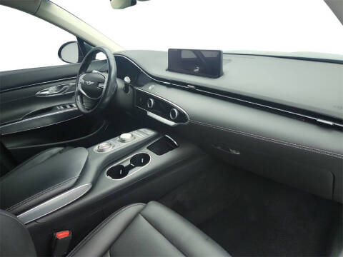 2022 Genesis GV70 2.5T Standard