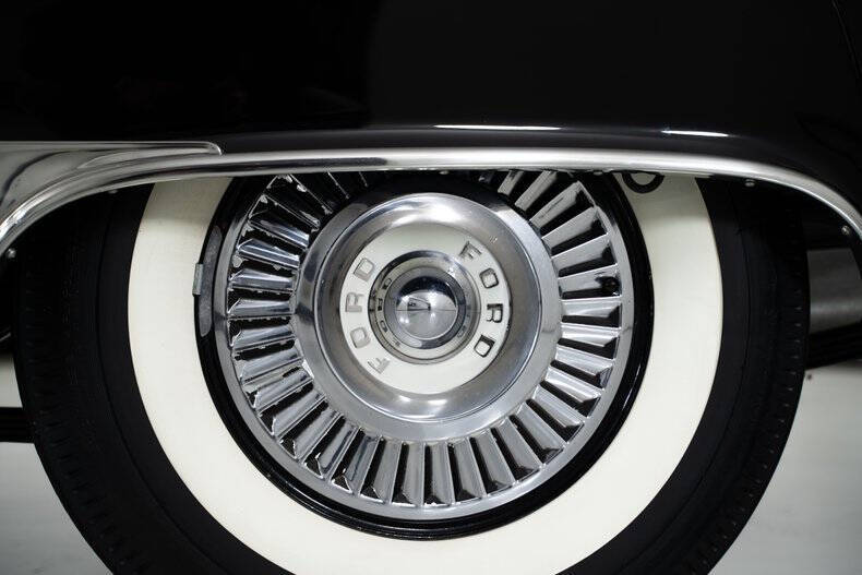 1957 Ford Thunderbird