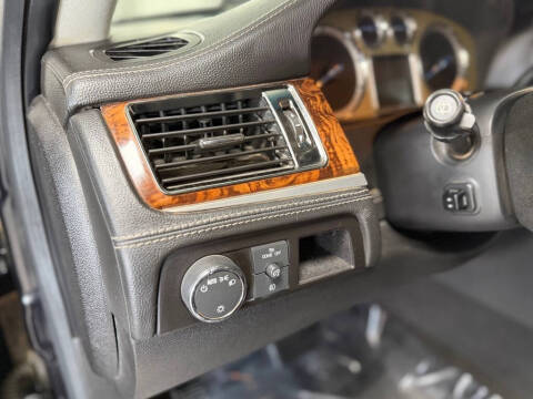 2013 Cadillac Escalade Platinum Edition