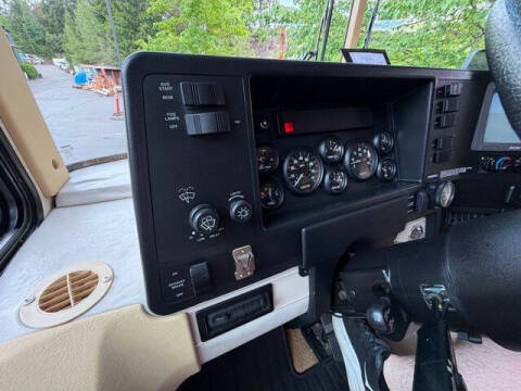 2002 Freightliner XC Chassis