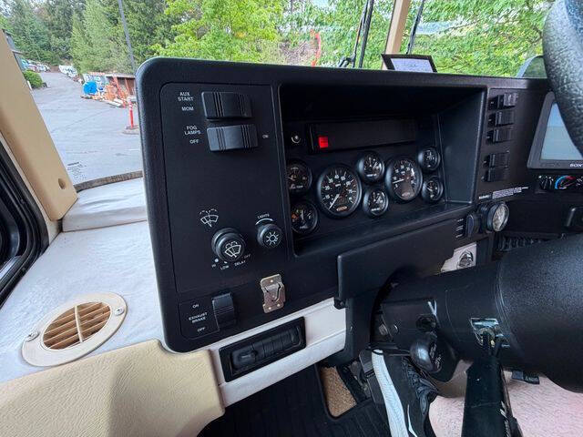 2002 Freightliner XC Chassis