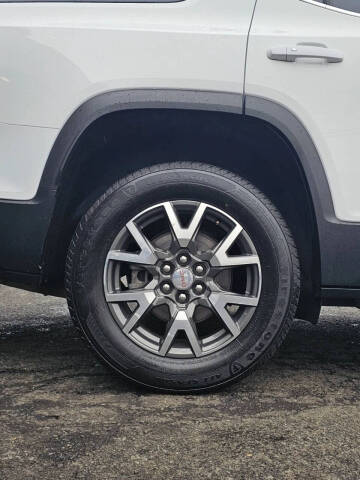 2022 GMC Acadia SLE