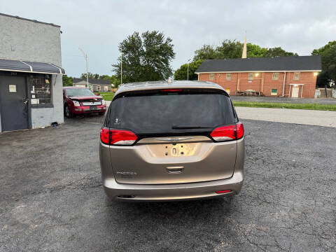 2017 Chrysler Pacifica Touring