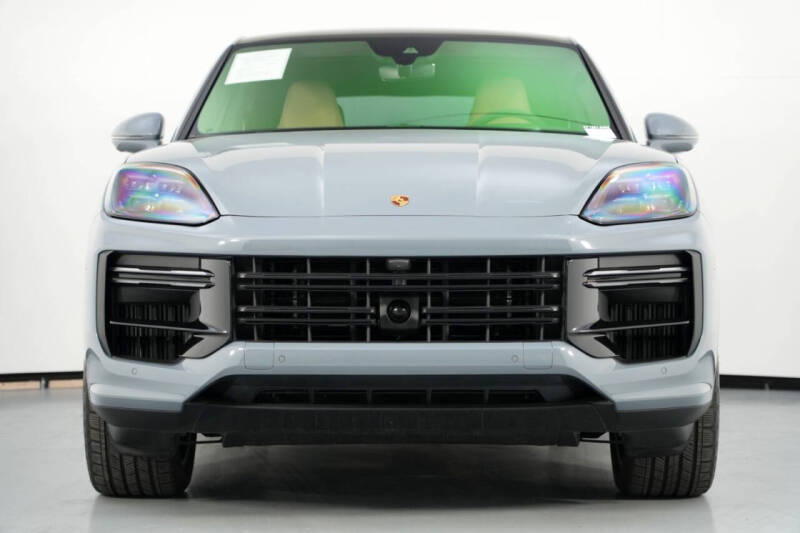 2024 Porsche Cayenne Turbo E-Hybrid Coupe